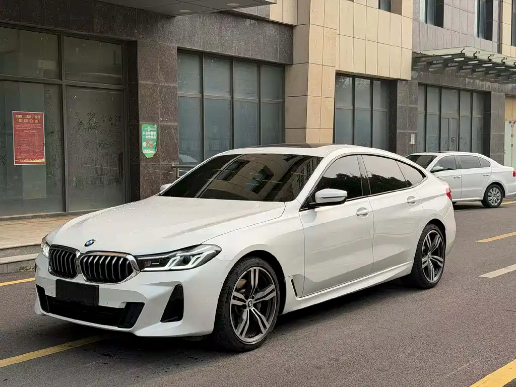 BMW 6 Series GT 2023 — фото 1