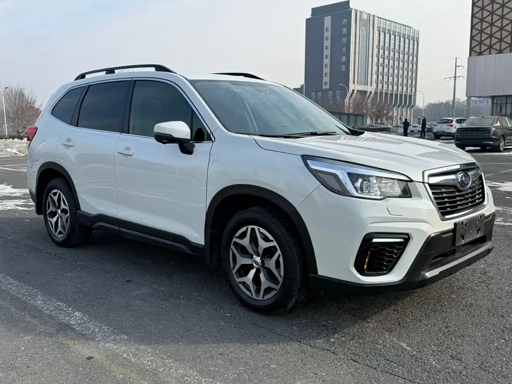 Subaru Forester 2021 — фото 8