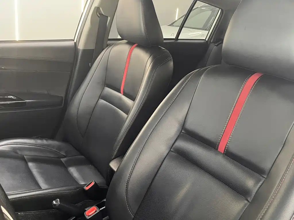 Toyota Yaris L 2022