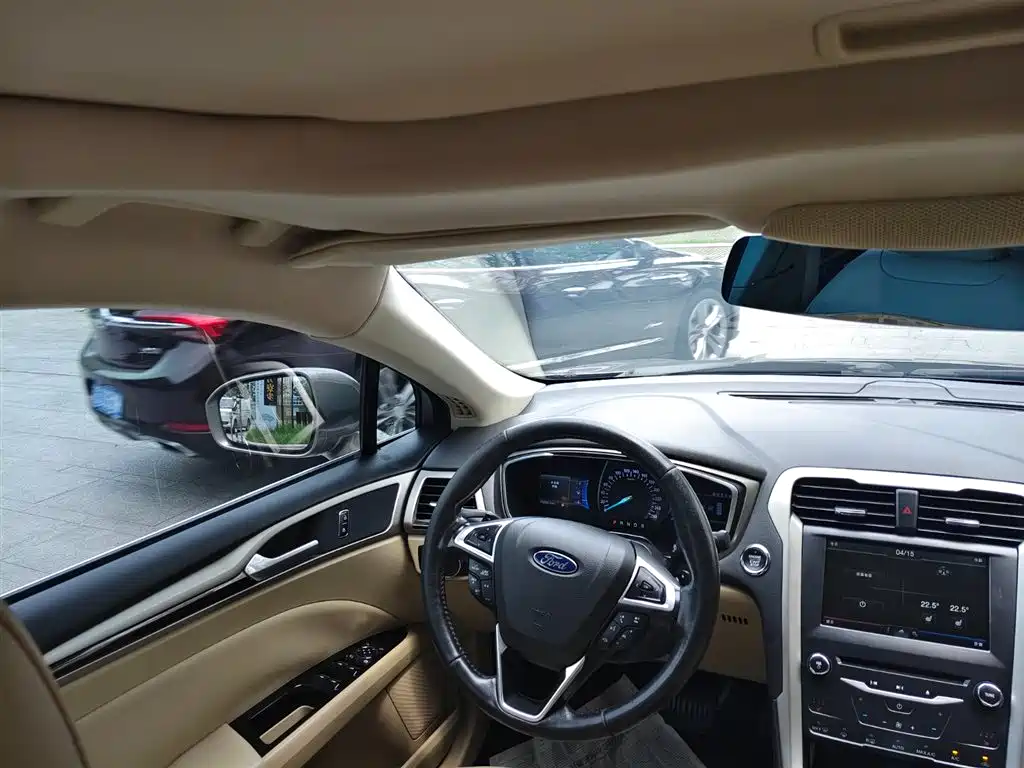 Ford Mondeo 2015 — фото 9