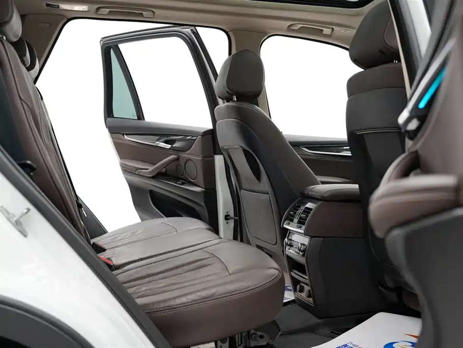 BMW X5 2016 — фото 27