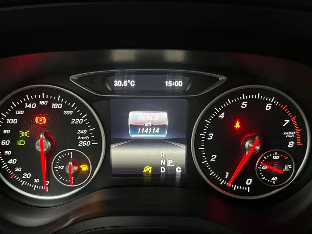 Mercedes-Benz B-Class 2016 — фото 16