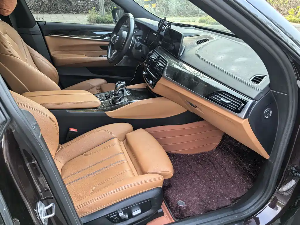 BMW 6 Series GT 2017 — фото 14