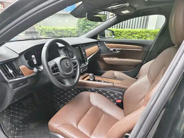 Volvo S90 2024