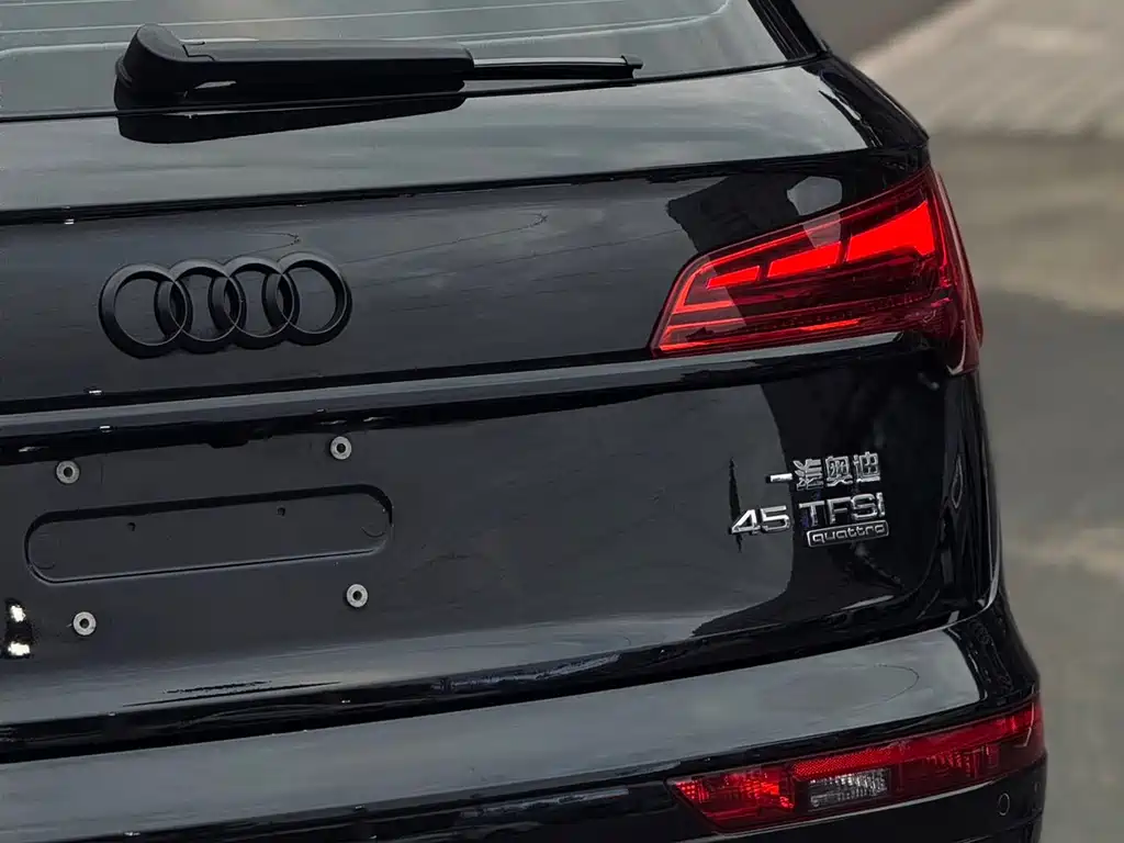 Audi Q5L 2025 — фото 21