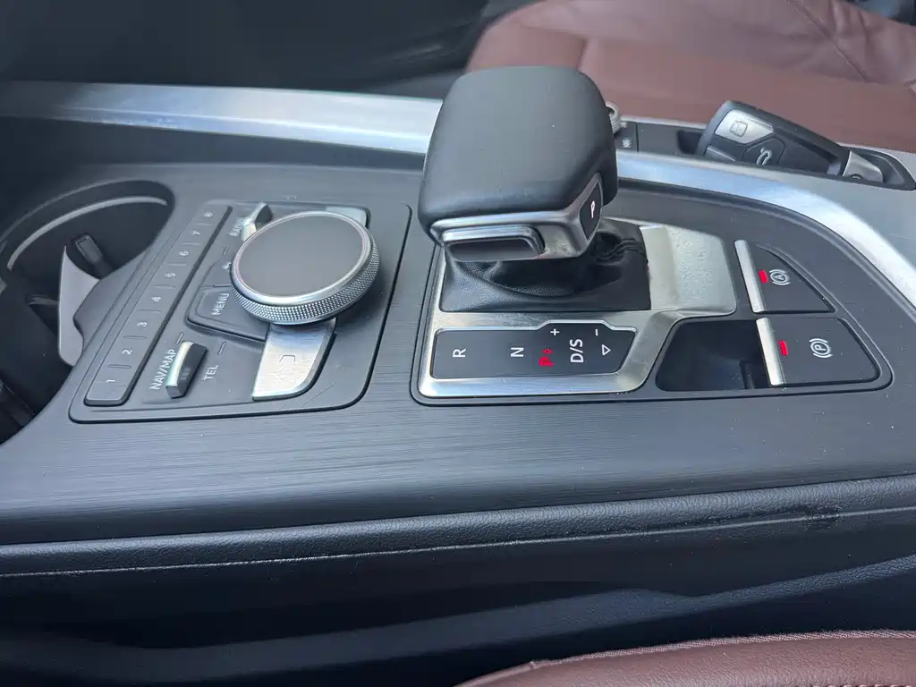 Audi A4L 2017 — фото 15