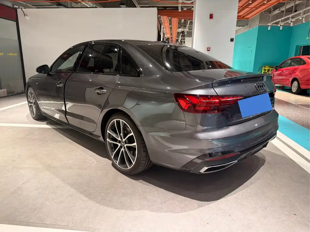 Audi A4L 2023 — фото 14
