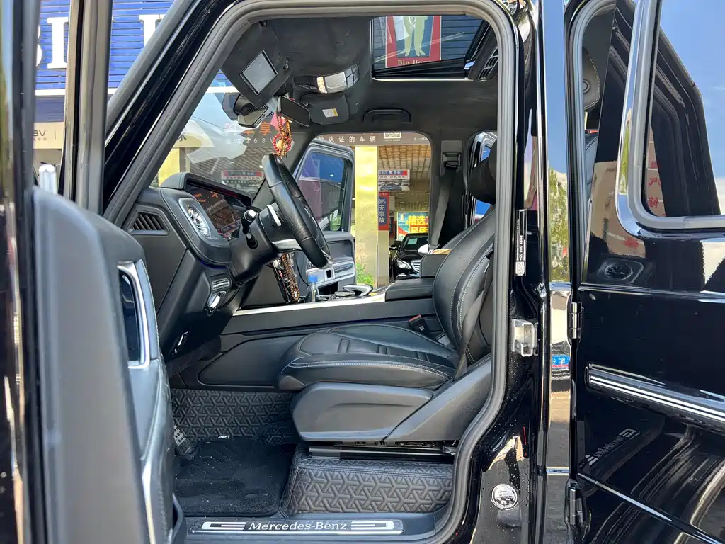 Mercedes-Benz G-Class 2023 — фото 13