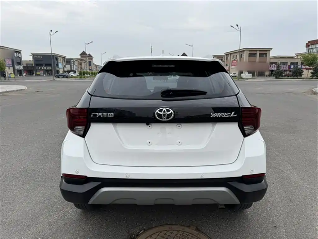 Toyota Yaris L 2021 — фото 6