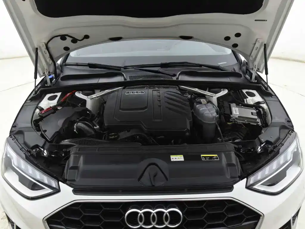 Audi A4L 2023 — фото 11