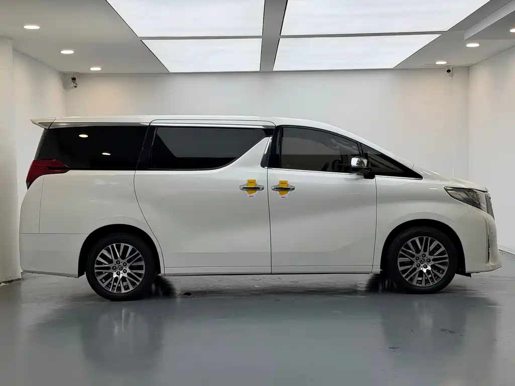 Toyota Alphard 2017 — фото 7