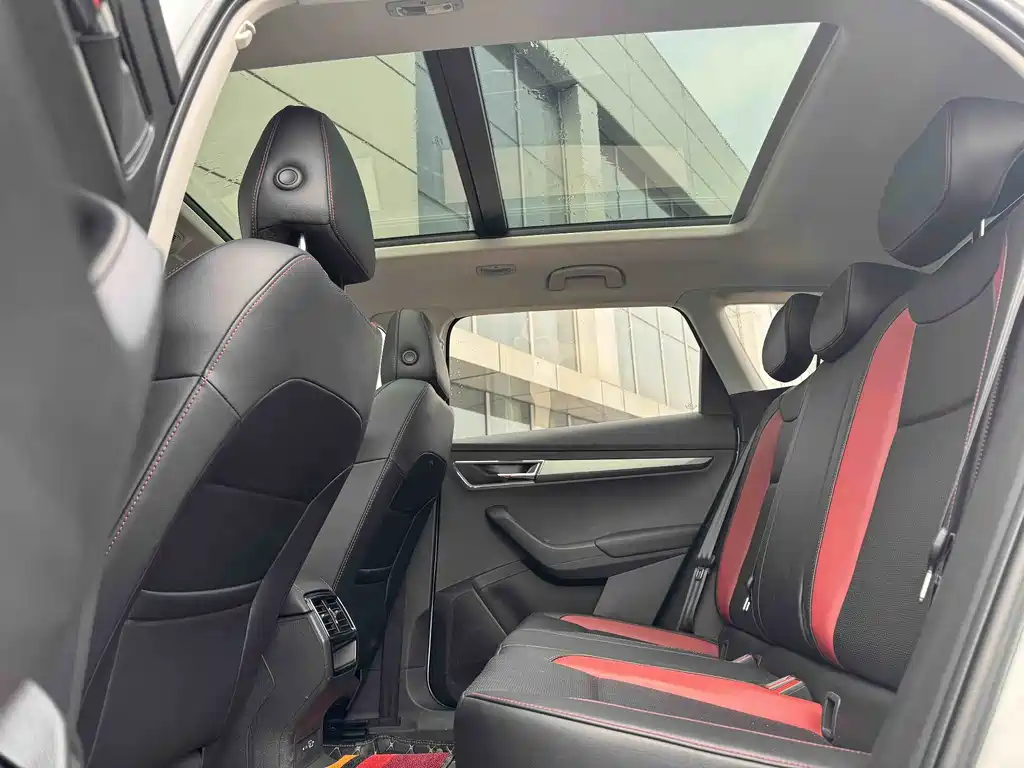 Skoda Karoq 2023 — фото 10