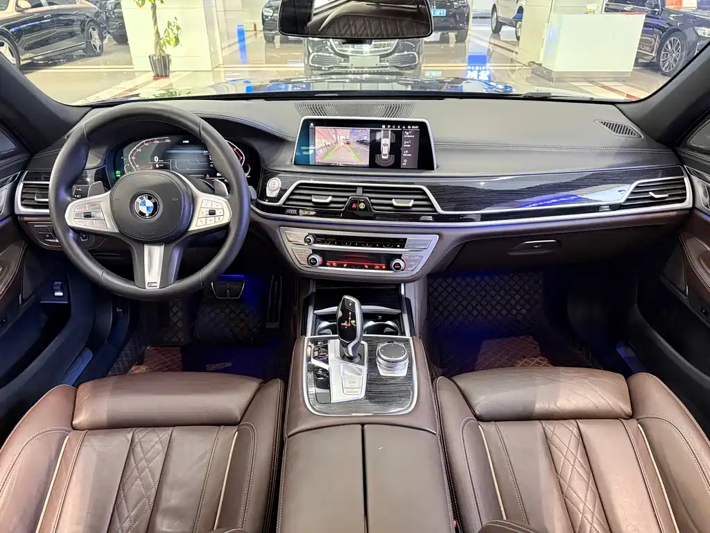 BMW 7 Series 2020 — фото 7