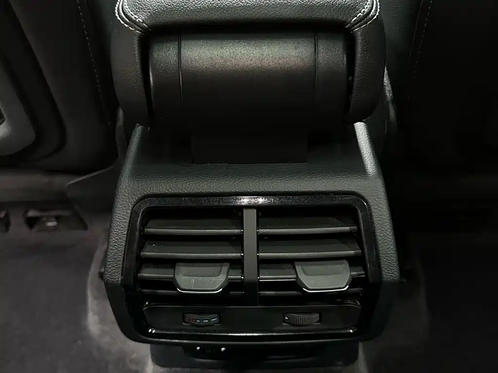 Audi Q3 2023 — фото 16