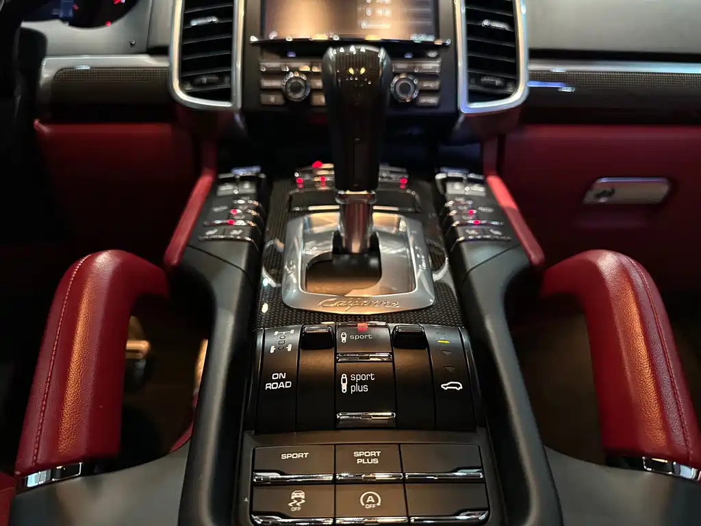 Porsche Cayenne 2015 — фото 13