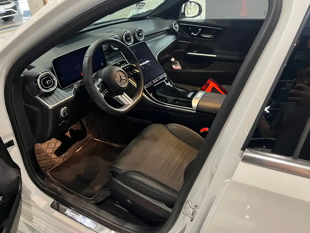 Mercedes-Benz C-Class 2023