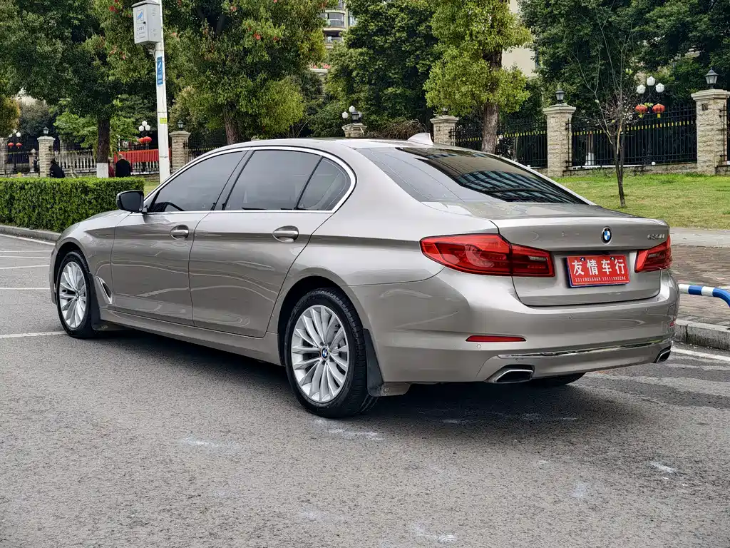 BMW 5 Series 2019 — фото 5