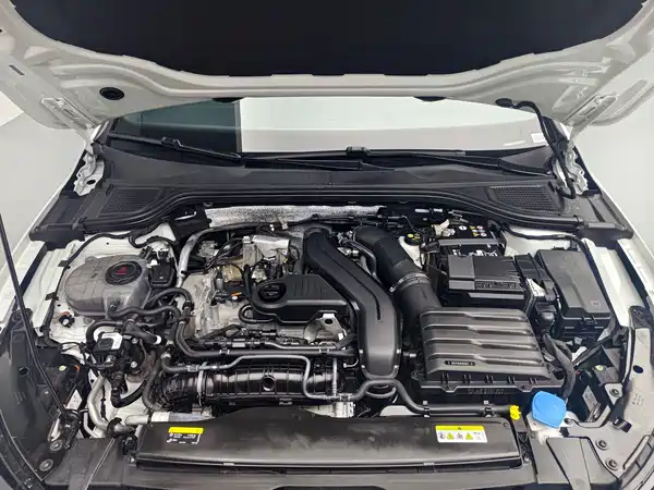 Volkswagen Golf 2025