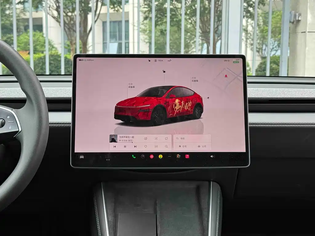 Tesla Model Y 2025 — фото 10