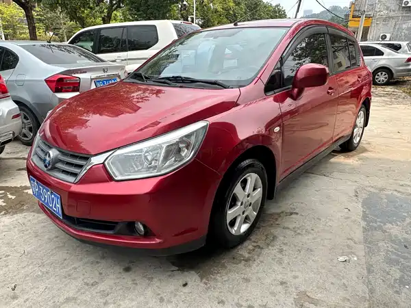 Venucia R50 2013