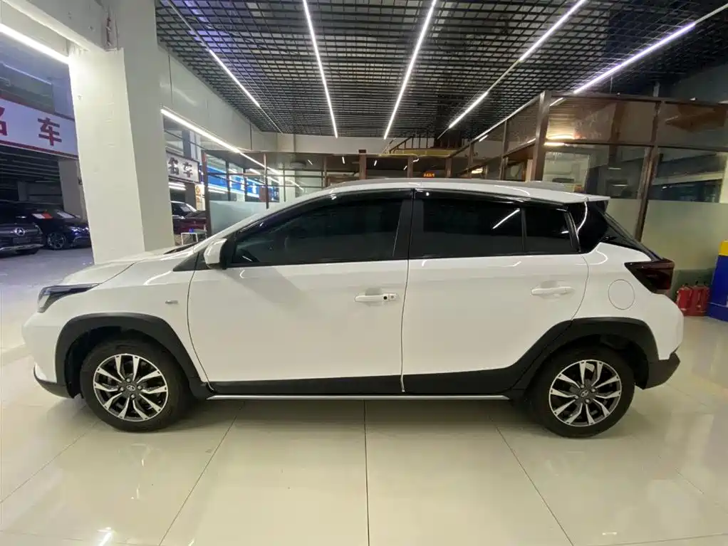 Toyota Yaris L 2022