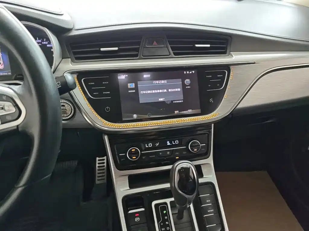 Geely Emgrand GS 2019 — фото 13