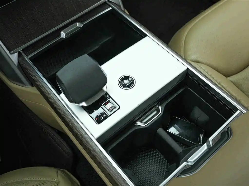 Land Rover Range Rover 2024 — фото 10
