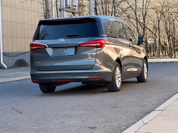 Buick GL8 2017
