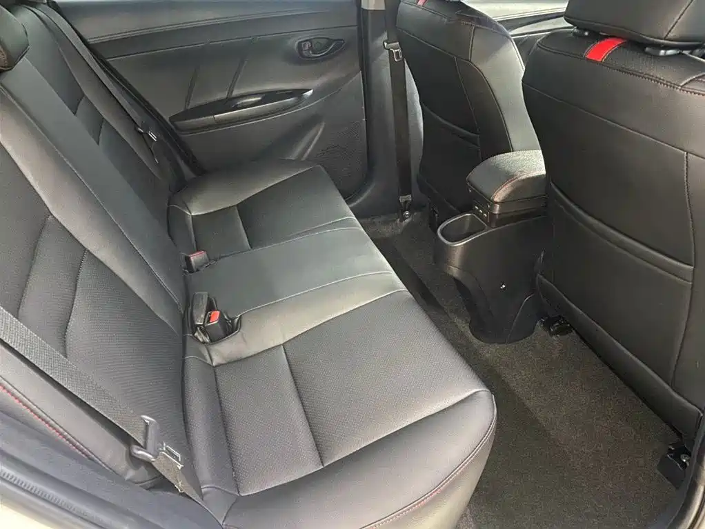 Toyota Yaris L 2022 — фото 13
