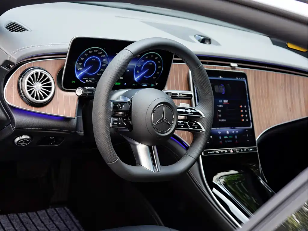 Mercedes-Benz EQE 2025 — фото 10