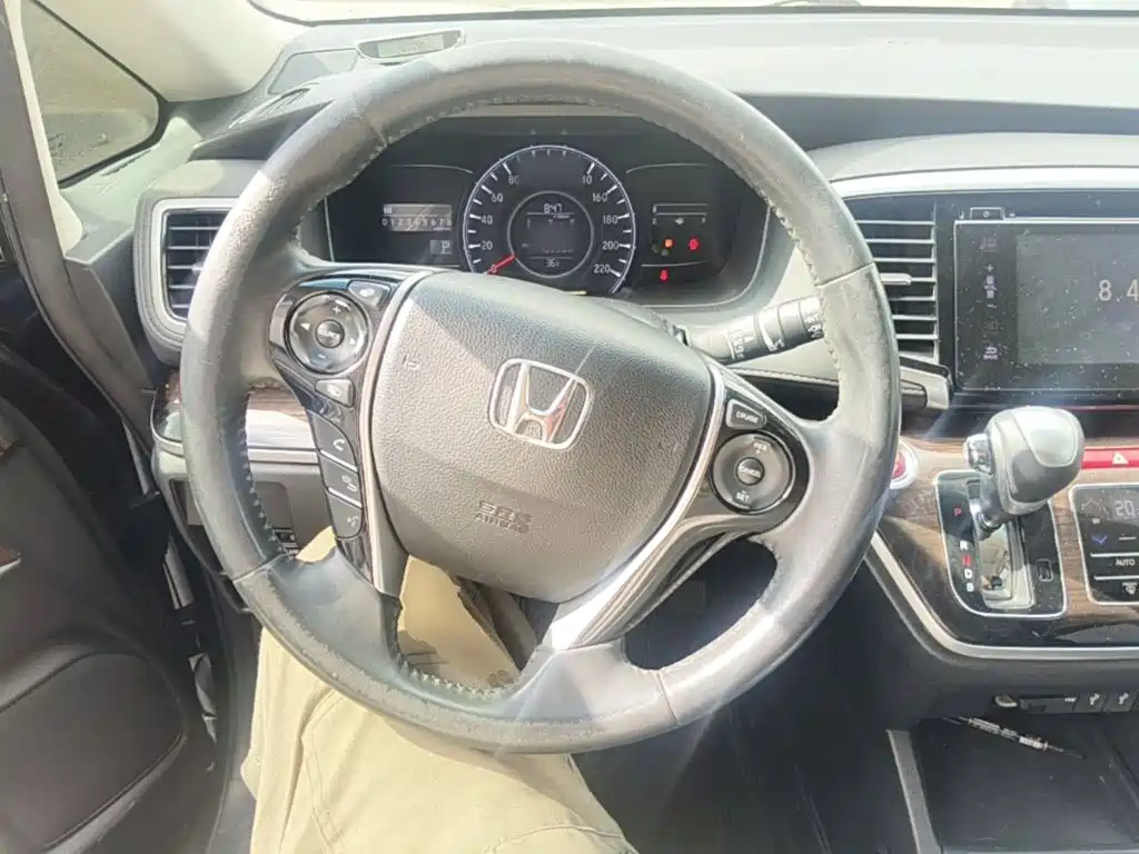 Honda Odyssey 2018 — фото 11