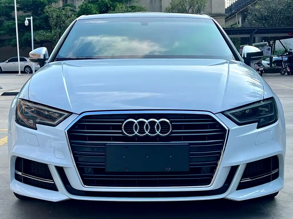 Audi A3 2017 — фото 1