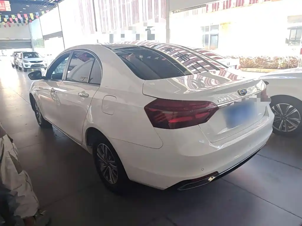 Geely Emgrand 2018