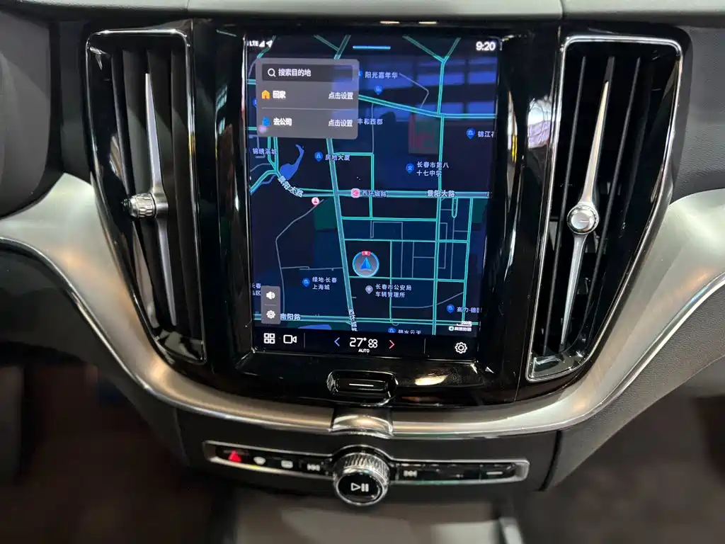 Volvo XC60 2022 — фото 11