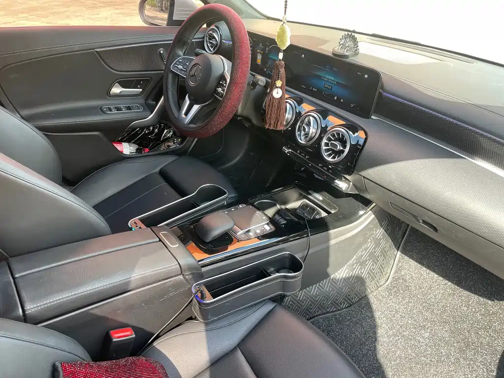Mercedes-Benz A-Class 2023 — фото 11