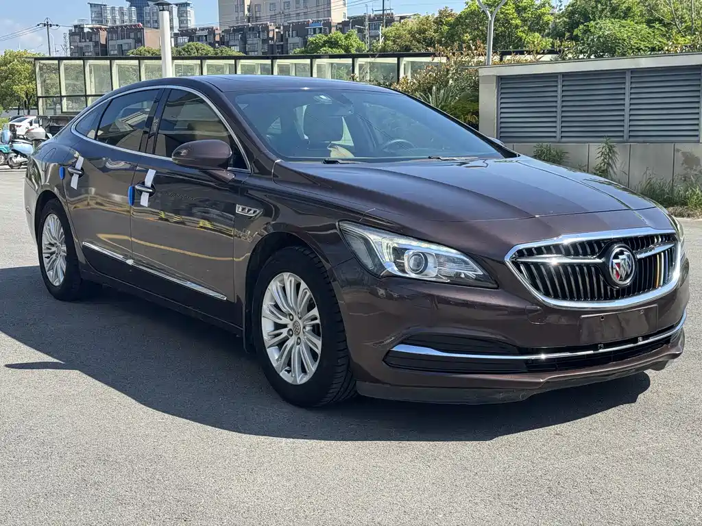 Buick LaCrosse 2017 — фото 2