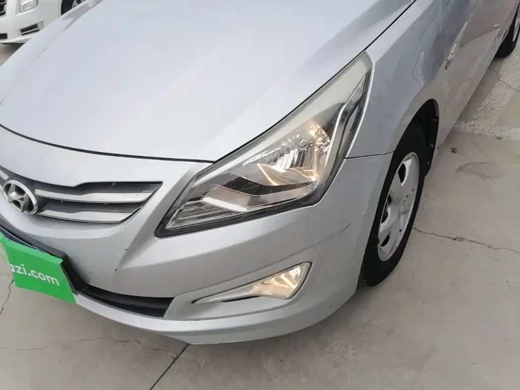 Hyundai Verna 2015 — фото 24
