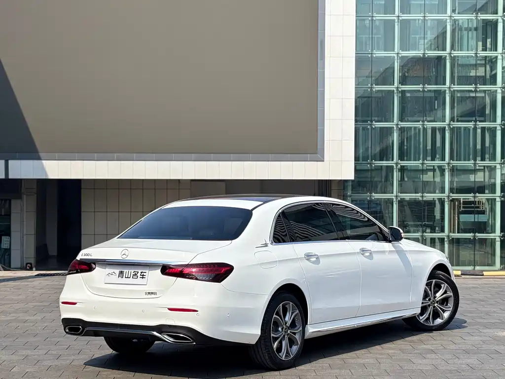 Mercedes-Benz E-Class 2021 — фото 16