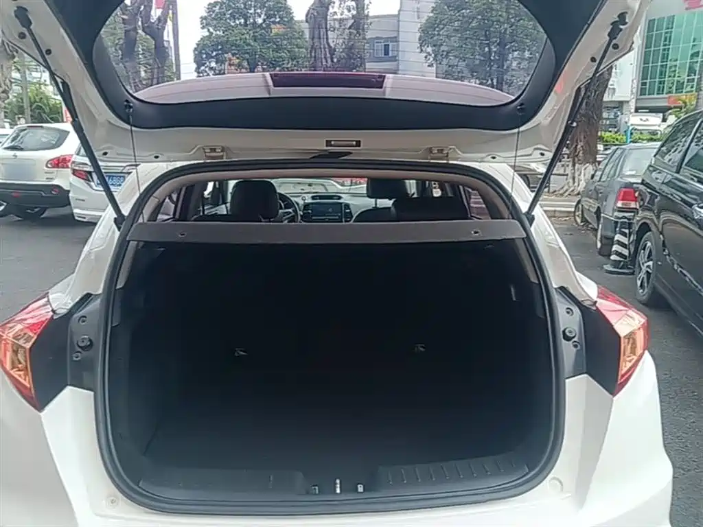 Changan Eado XT 2016 — фото 18