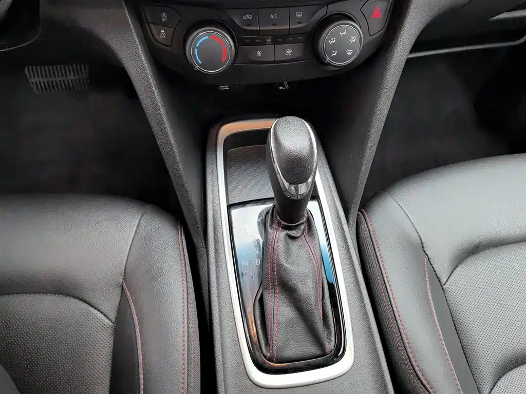 Chevrolet Monza 2019 — фото 13