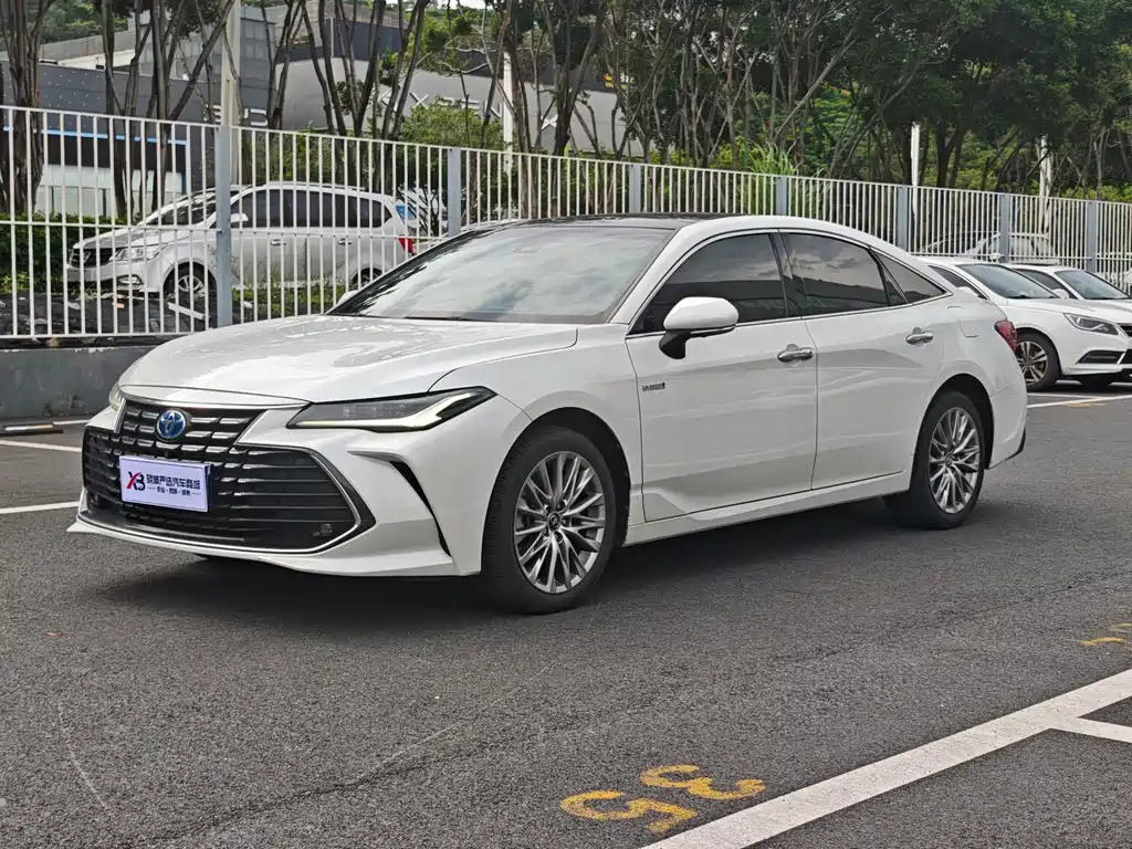 Toyota Avalon 2023 — фото 1