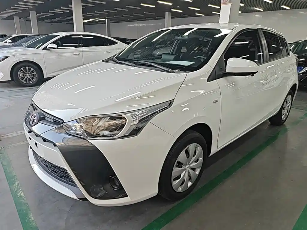 Toyota Yaris L 2020 — фото 1