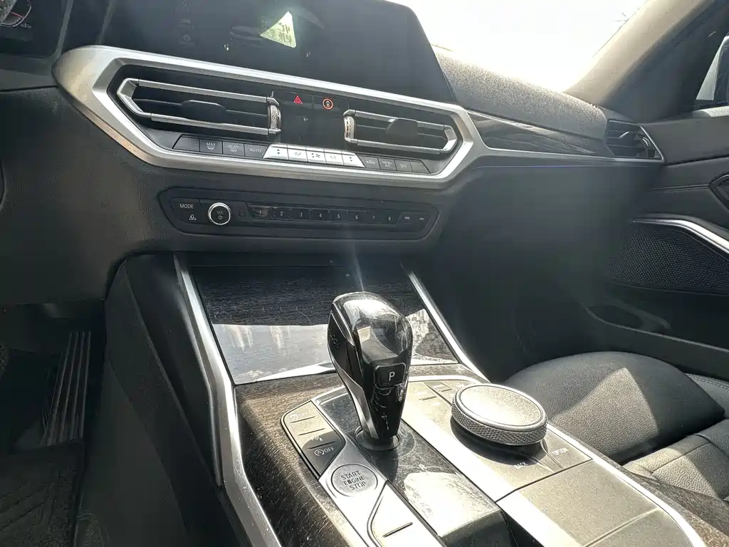 BMW 3 Series 2020 — фото 18