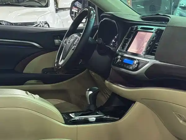 Toyota Highlander 2016