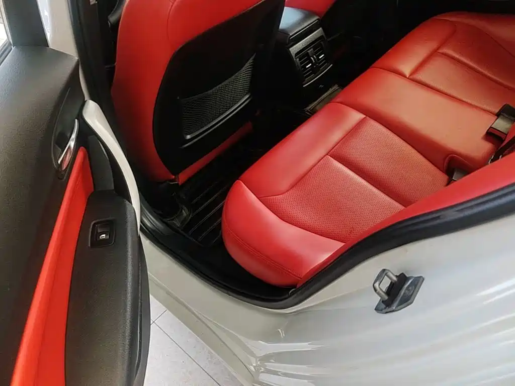 BMW 1 Series 2017 — фото 17