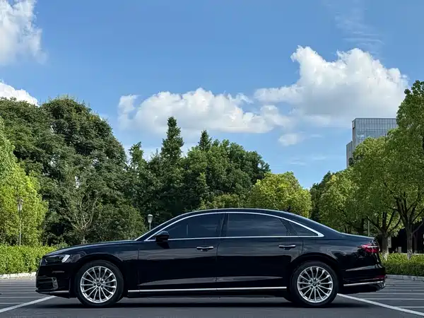 Audi A8 2022