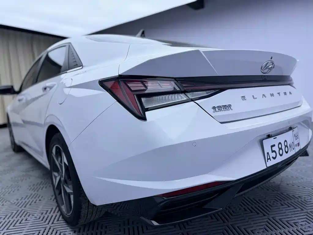Hyundai Elantra 2023