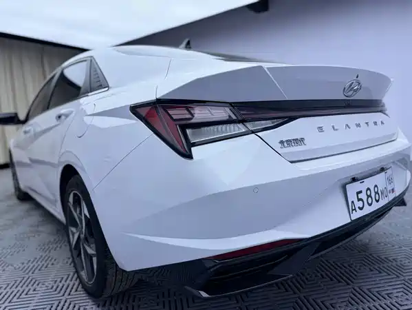Hyundai Elantra 2023