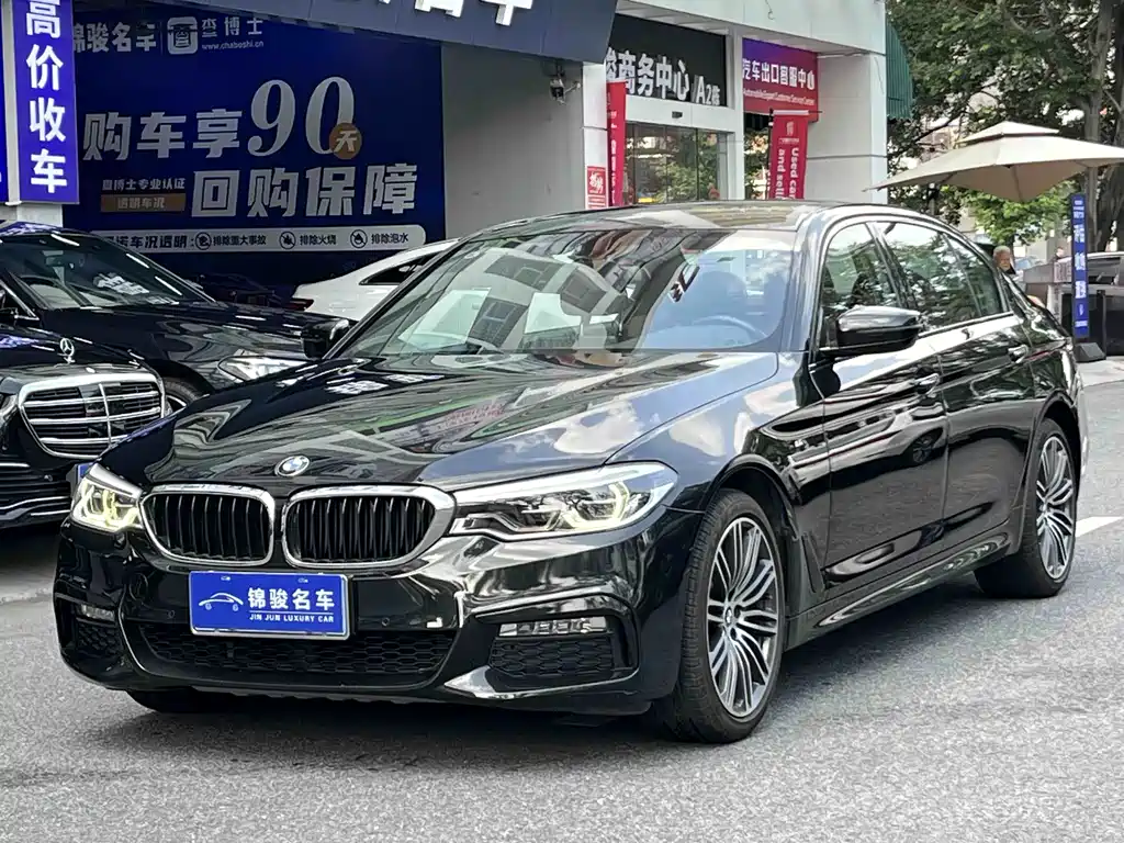 BMW 5 Series 2018 — фото 1