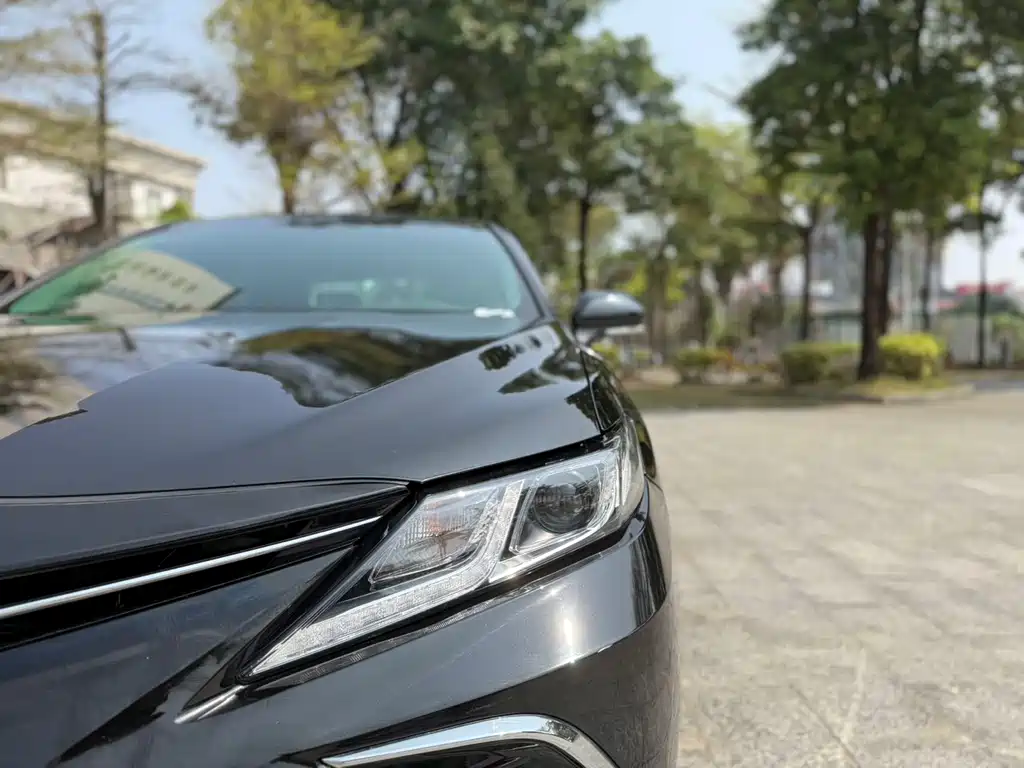 Toyota Camry 2022 — фото 14